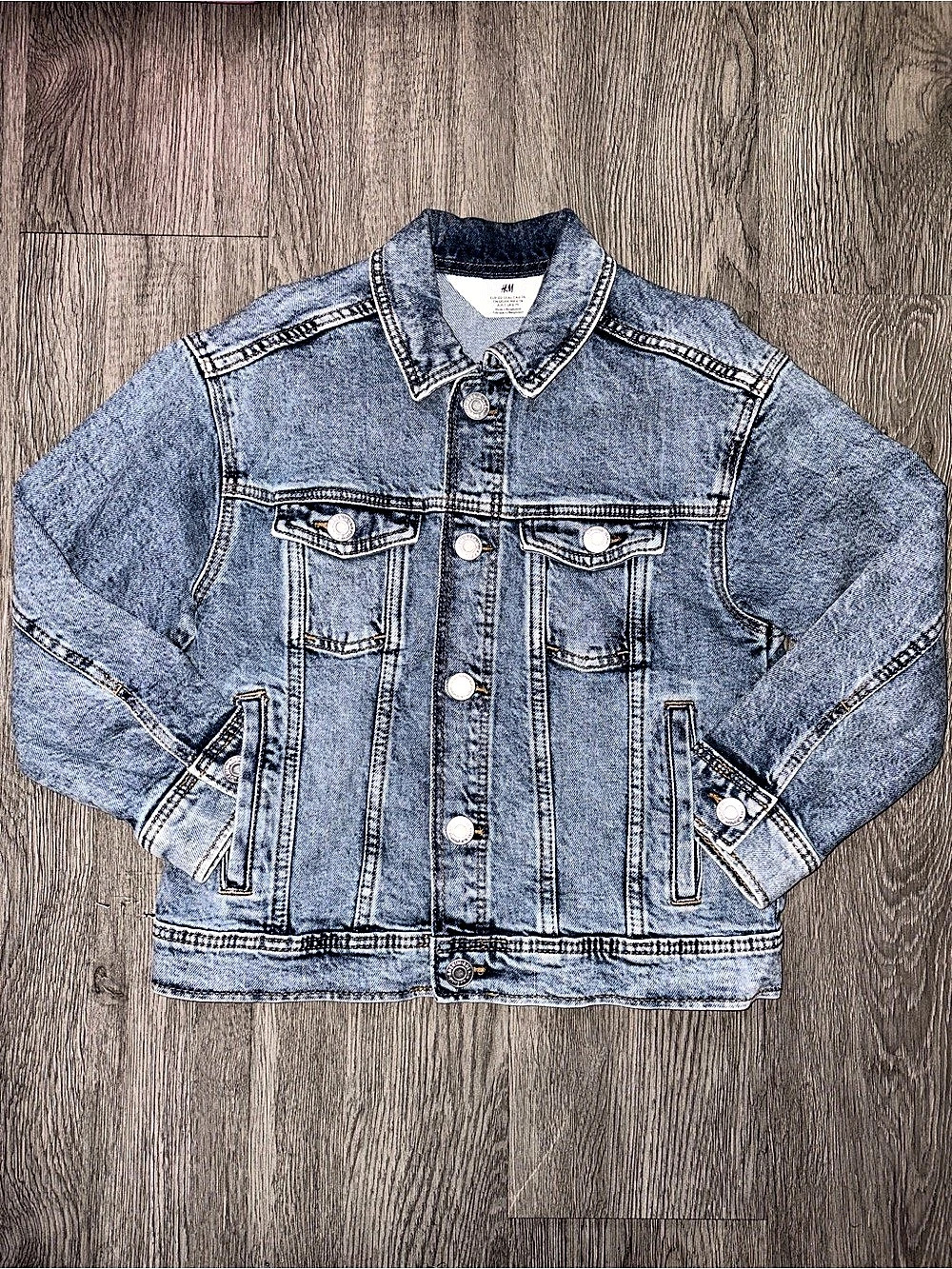 H&M Denim Jacket in Blue Size Medium Like New